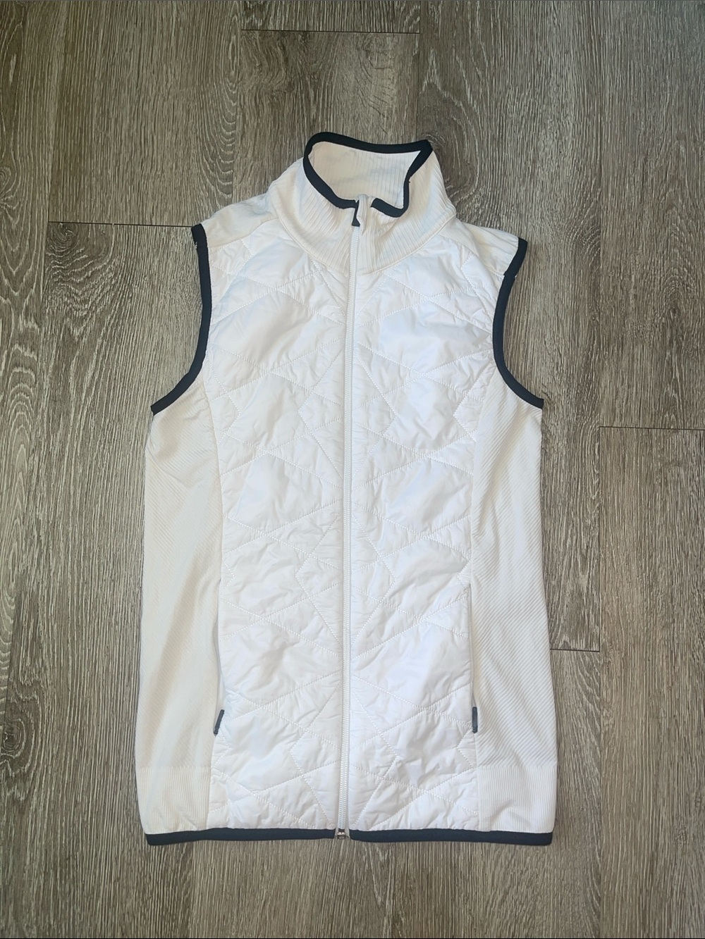 Athleta vest white active outdoorsy size small